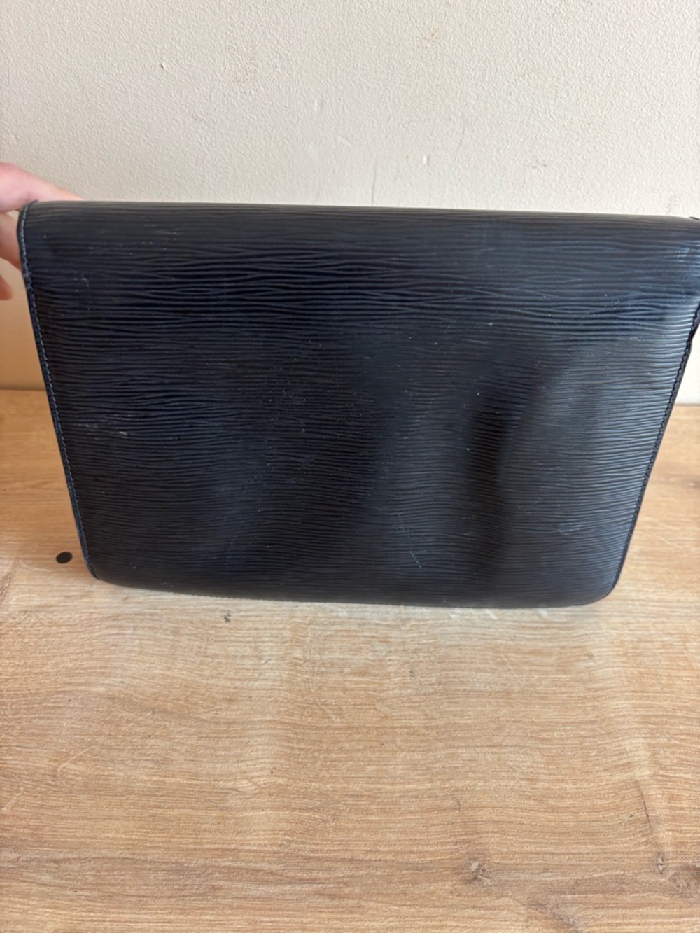 Authentic Louis Vuitton leather clutch - Picture 5 of 10